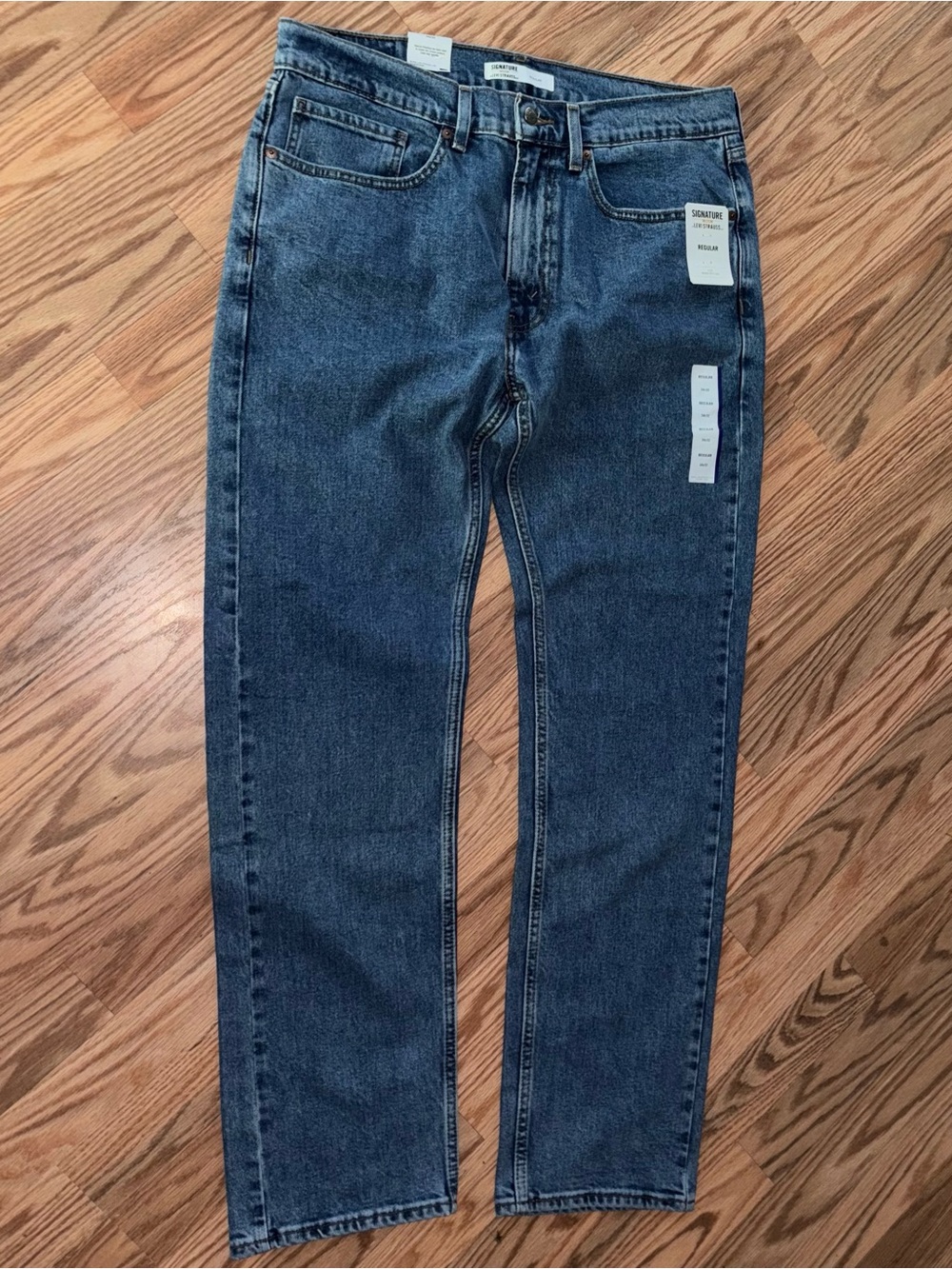 Levi's Straight Leg Jeans in Dark Blue Wash
